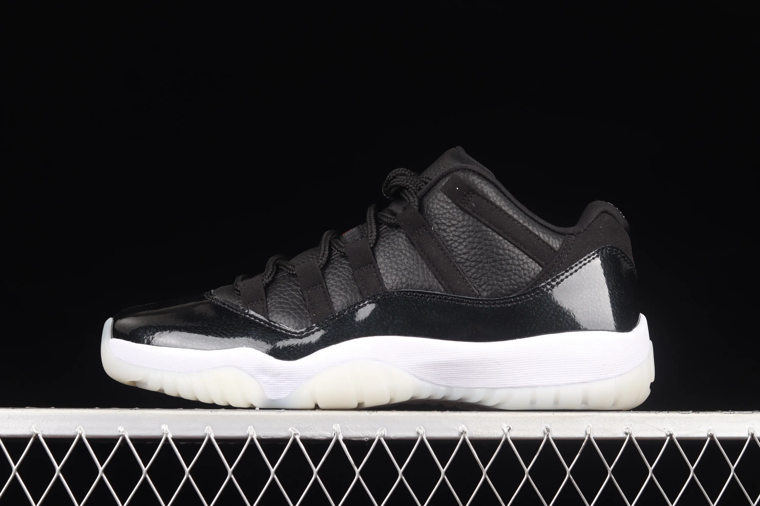 All categories Air Jordan Jordan series basketball shoes Air Jordan 11 pure original version Air Jordan 11 Retro Low "72-10" AJ11 low top devil sports culture basketball shoes AV2187-001